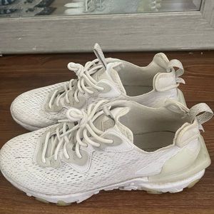 Men used Nike dmsx running shoe size 9.5